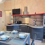 Private Garage, 300m From Sea In Centre شقة