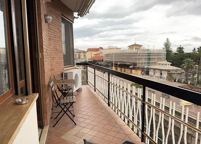 Apartment Private Garage, 300m From Sea In Centre *