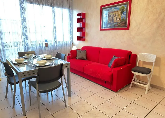 Private Garage, 300m From Sea In Centre